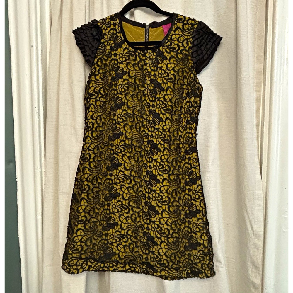 Twelve by Twelve Black & Yellow Floral Lace Shift Dress, Size Large